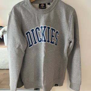 Dickies sweatshirt - Bra kvalitet o använd mycket sparsamt