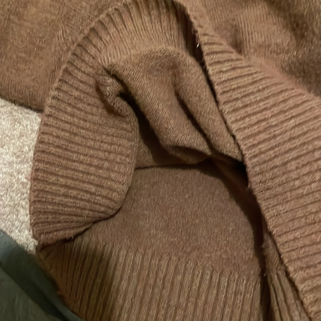 Brun polotröja från DAZY - 2