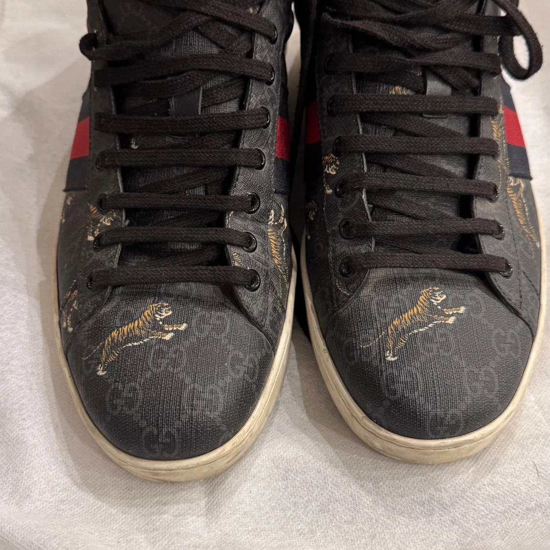 Gucci sneakers med tigerprint - 1