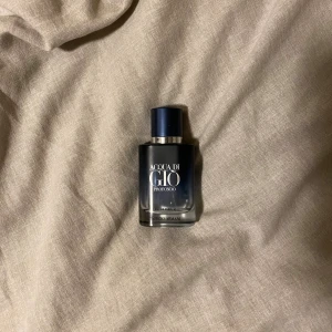 Acqua Di Gio Profondo Refillable EDP - Säljer nu en Adg som har 13ml kvar utav 30ml, man kan refilla denna