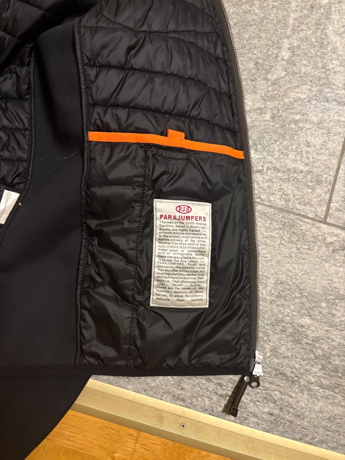 Svart quiltad jacka från Parajumpers - 3