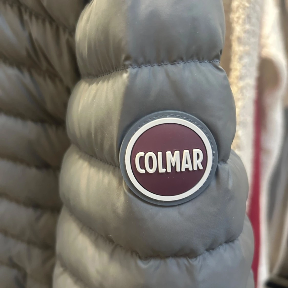 Grå dunjacka från Colmar - 90