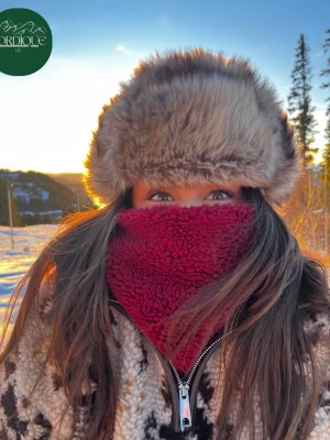 Whistler  - Våran röda teddybuff❄️(går inte att förhandla priset) 