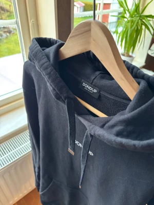Dondup hoodie - Fint skick | riktigt clean & passar till allt | ingen defekt | Priset kan diskuteras 
