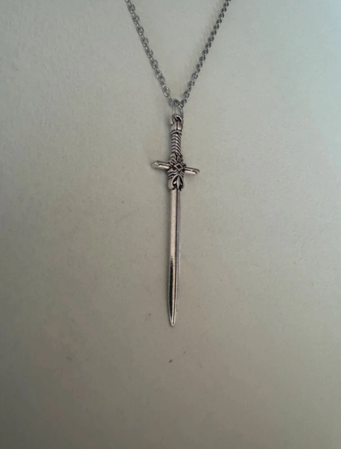 Silverhalsband svärd - 1