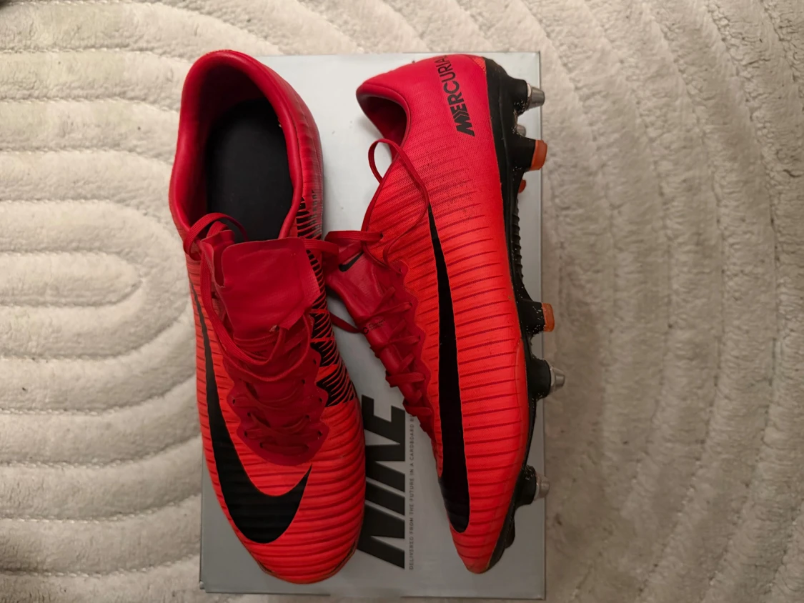 Nike fotbollsskor