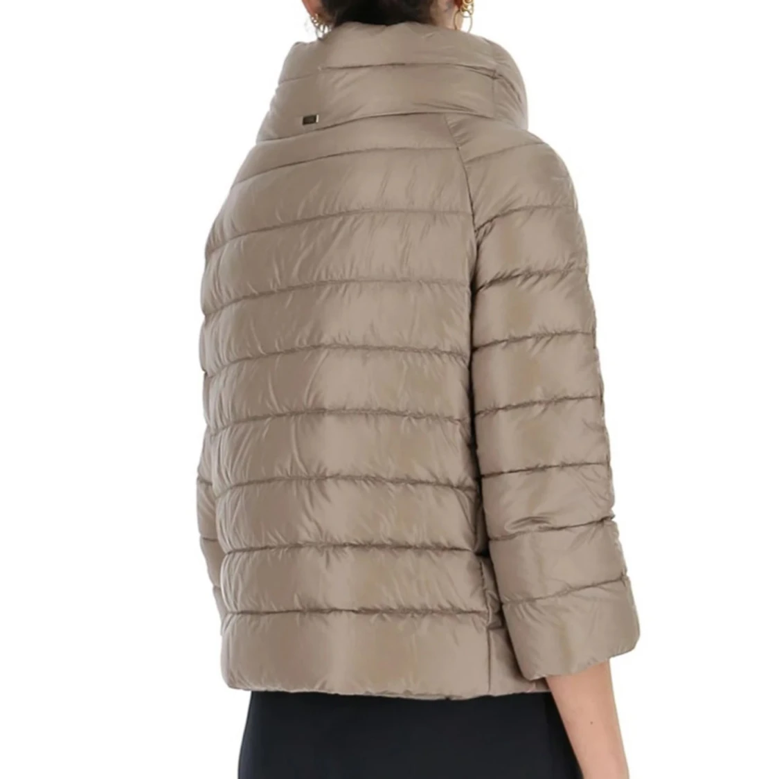 Beige pufferjacka med hög krage - 1