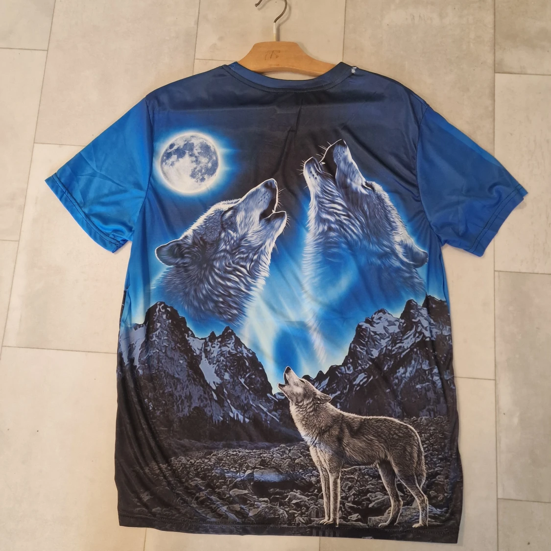 Blå t-shirt med vargar och måne - 1