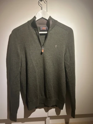 Mörkgrön half zip tröja Morris - Lite schystare halfzip från Morris i 100% merinoull. Extremt fint skick!😁