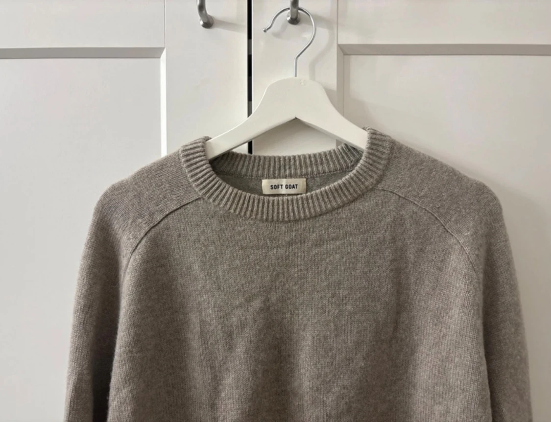 Beige kashmirtröja från Soft Goat - 1