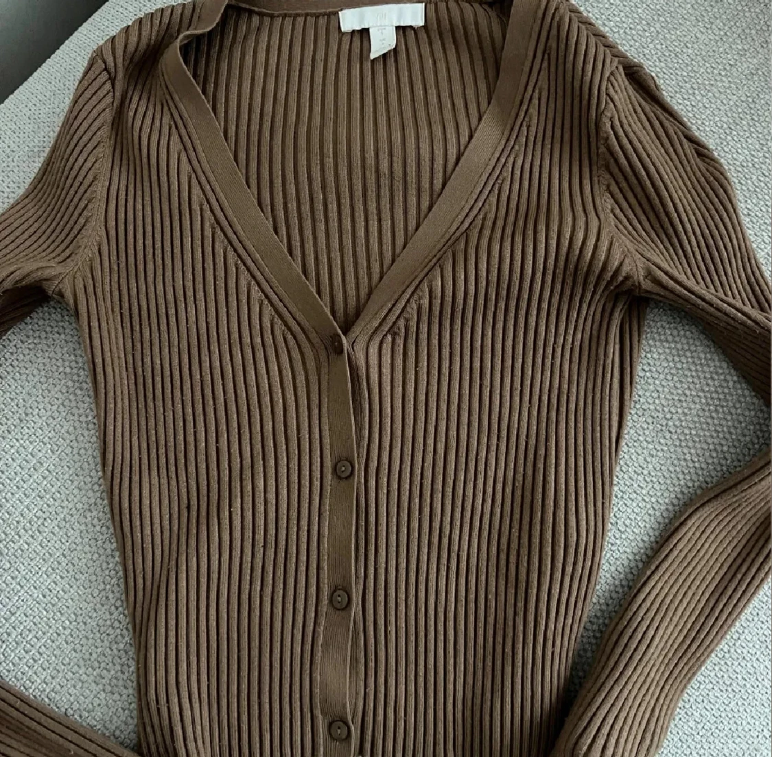 Ribbad brun kofta från H&M - 1