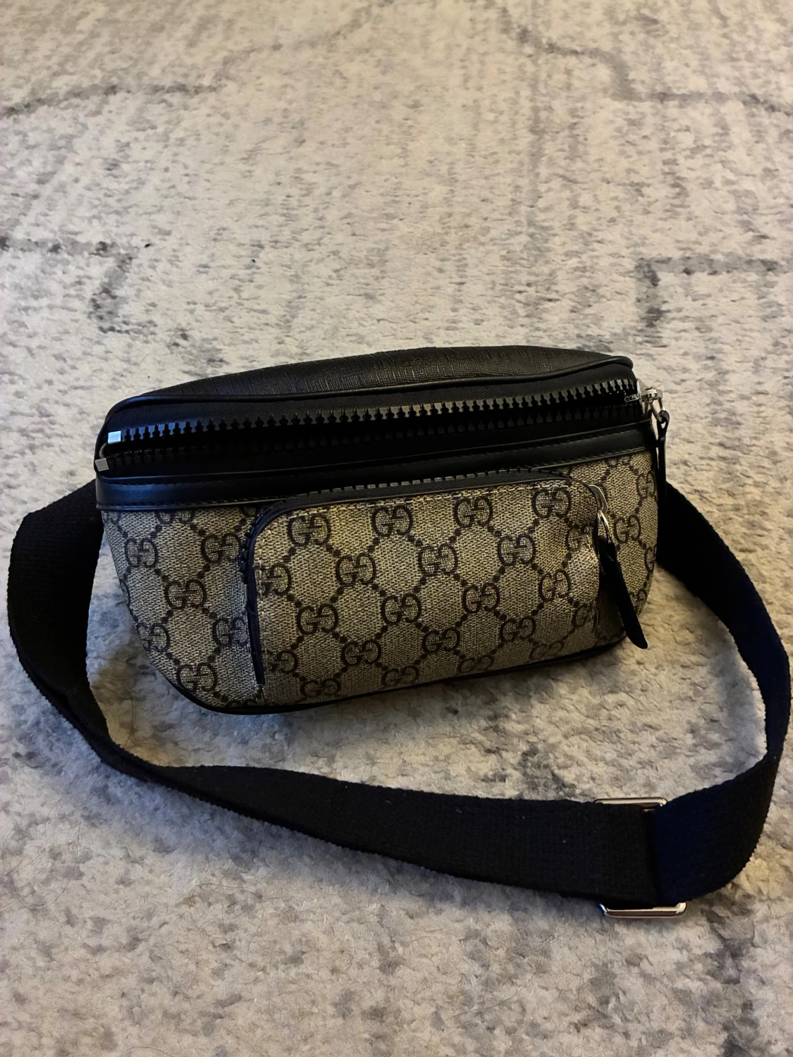 GUCCl magväska - 2