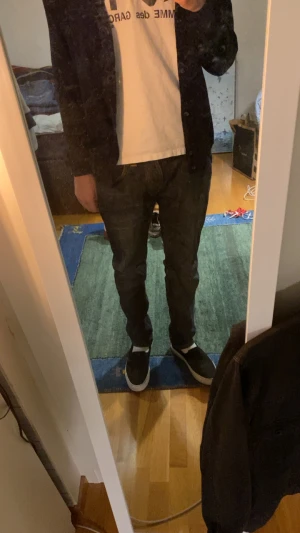 Grim Tim Nudie jeans  - Säljer ett par gamla jeans från grish fasen. De ser lite knöglade ut men det är pågrund av att de legat i garderoben länge!