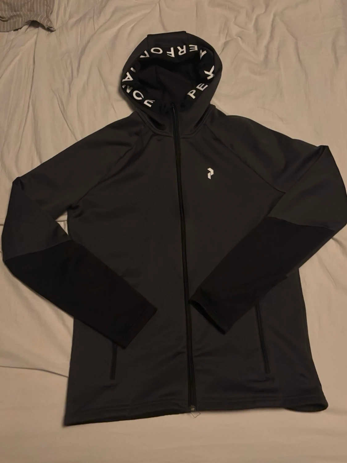 Peak preformence zip up