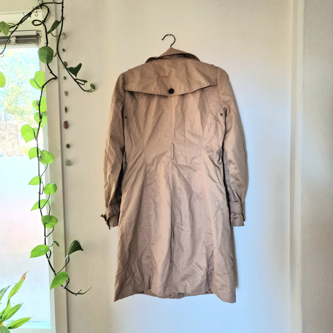 Beige trenchcoat - 2