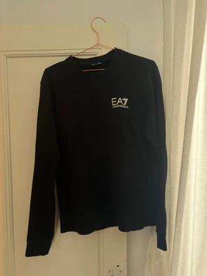 EA7 - Emporio Armani tröja endast använd 1 gång!!