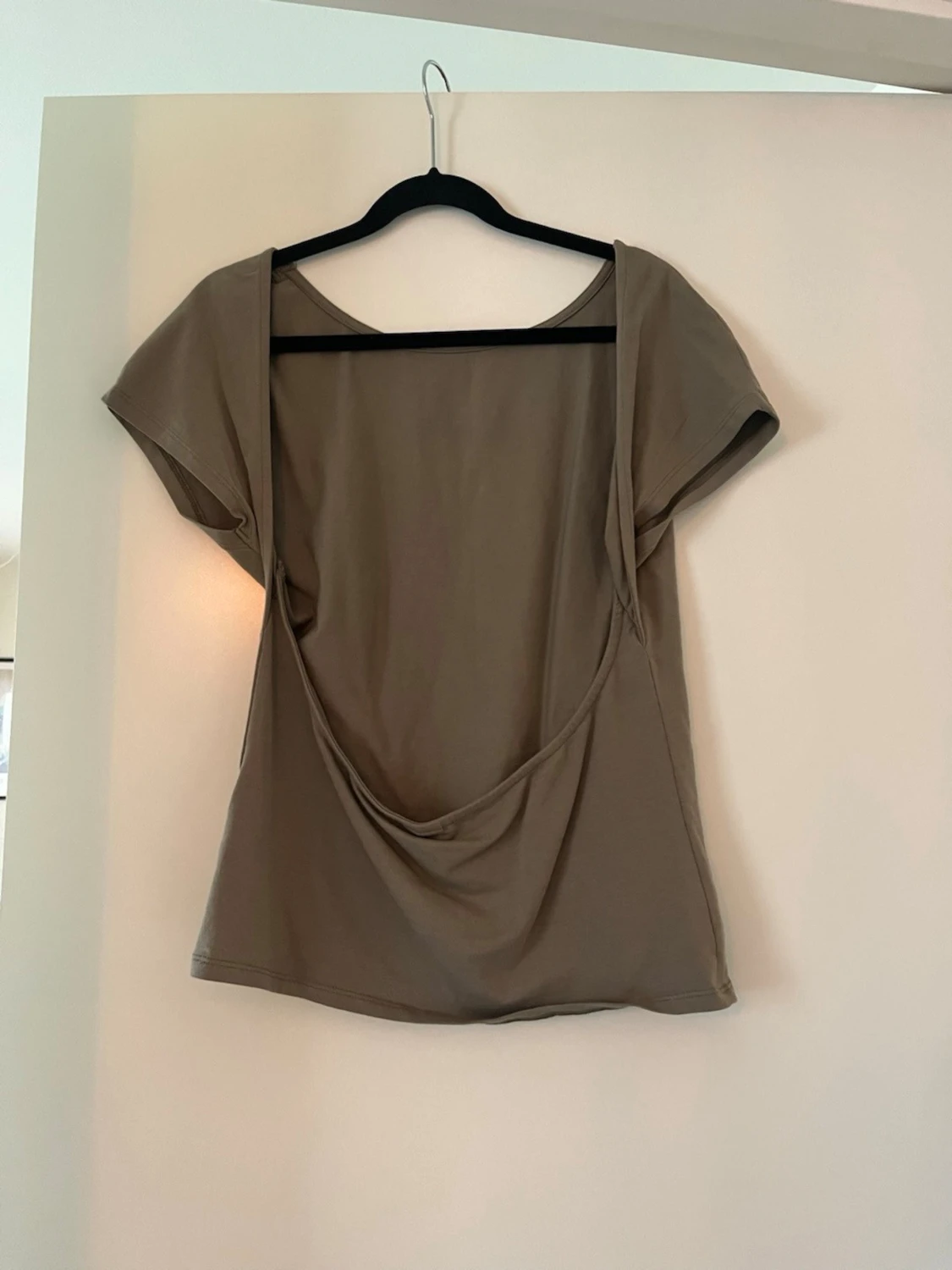 Tröja med öppen rygg  - 1