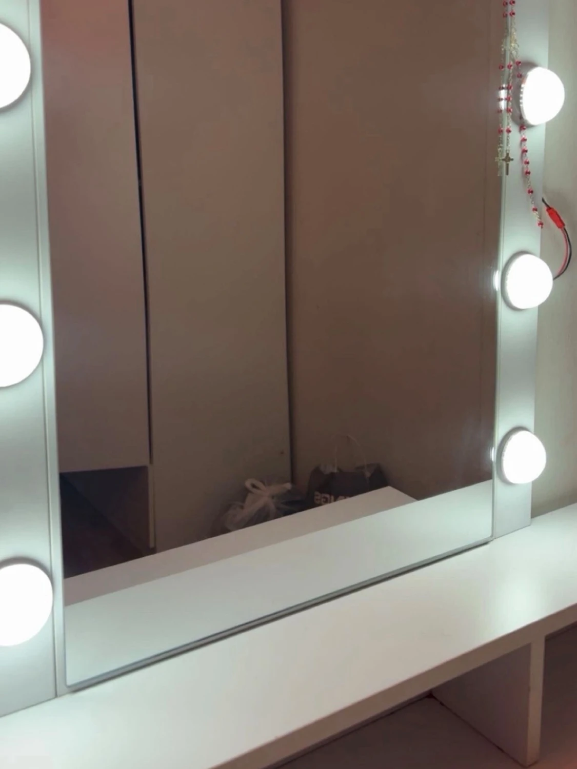 Sminkspegel med LED-belysning och bord - 2