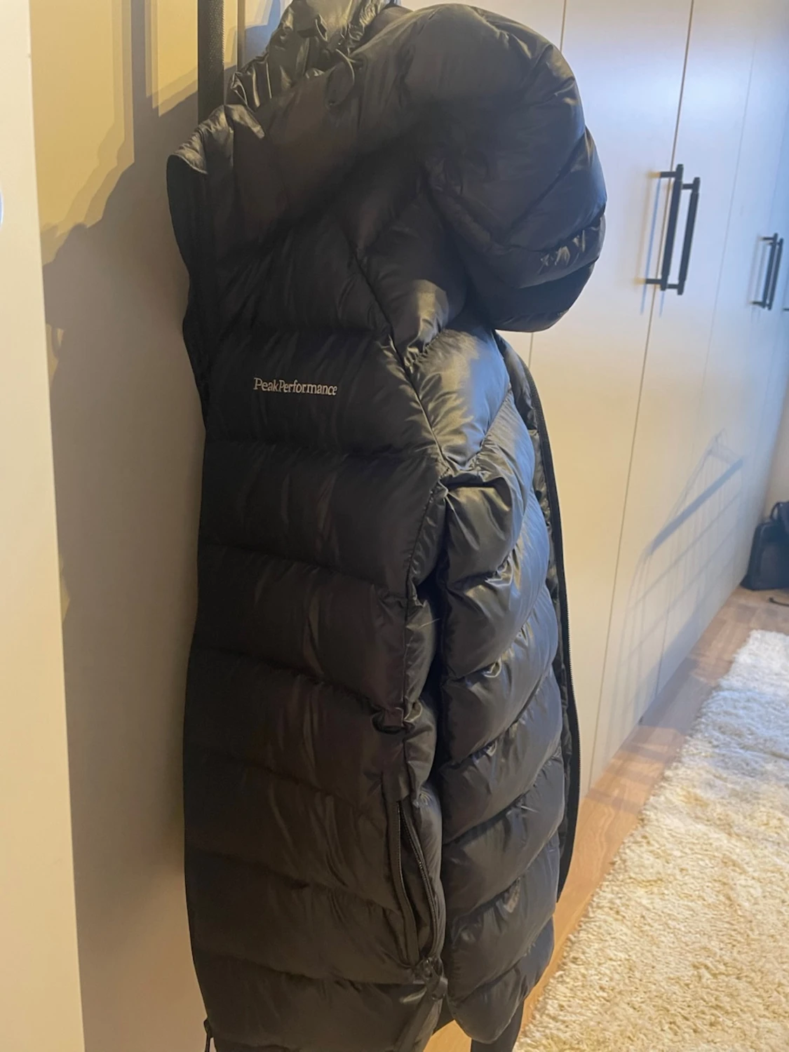 Svart Peak Performance dunjacka 160