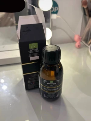 Svartkumminolja - 100 ml - Säljer Svart kuminolja från Better You. 100ml. har bara tagit en tesked!! säljer pågrund av att är ganska glömsk så kommer glömma bort att ta den!! priset går diskuteras😃