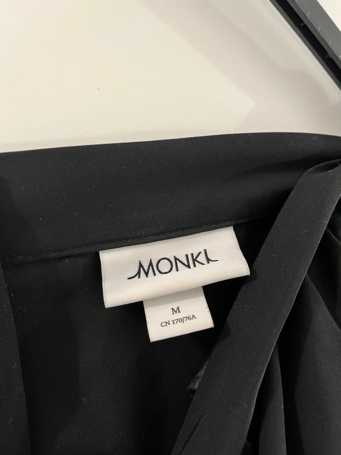 Svart volangkjol från Monki - 1