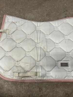 Equestrian Stockholm schabrak  - Schabrak från Equestrian Stockholm storlek full, kan behöva en tvätt 