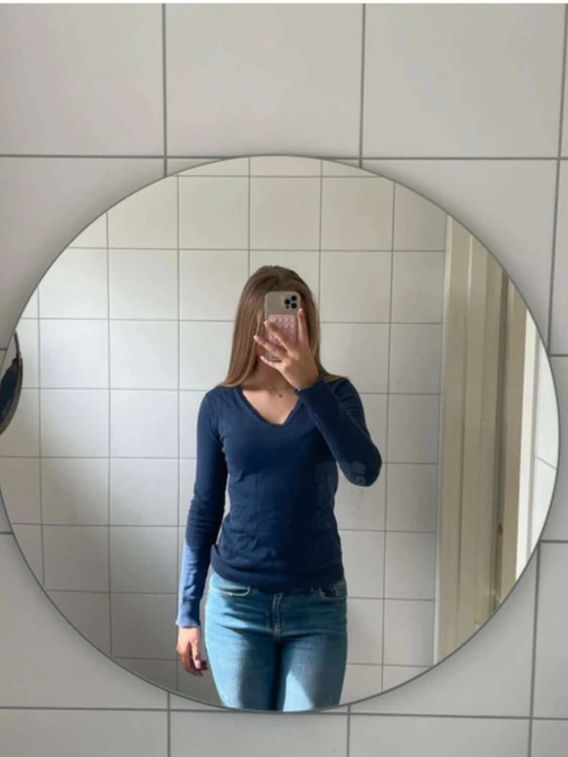 Blå V-ringad tröja - 2