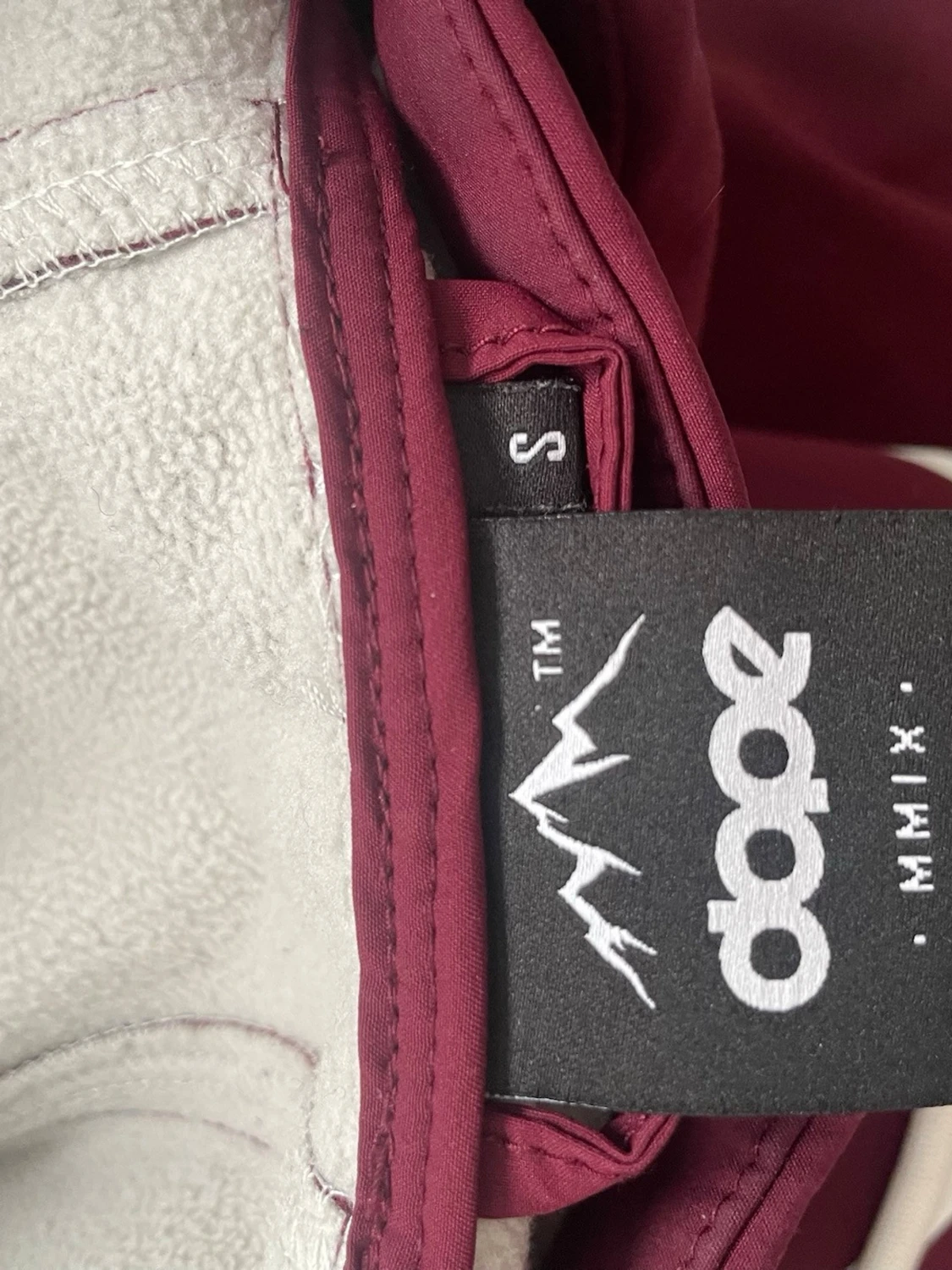 Vinröd skidjacka från Dope, storlek S - 1