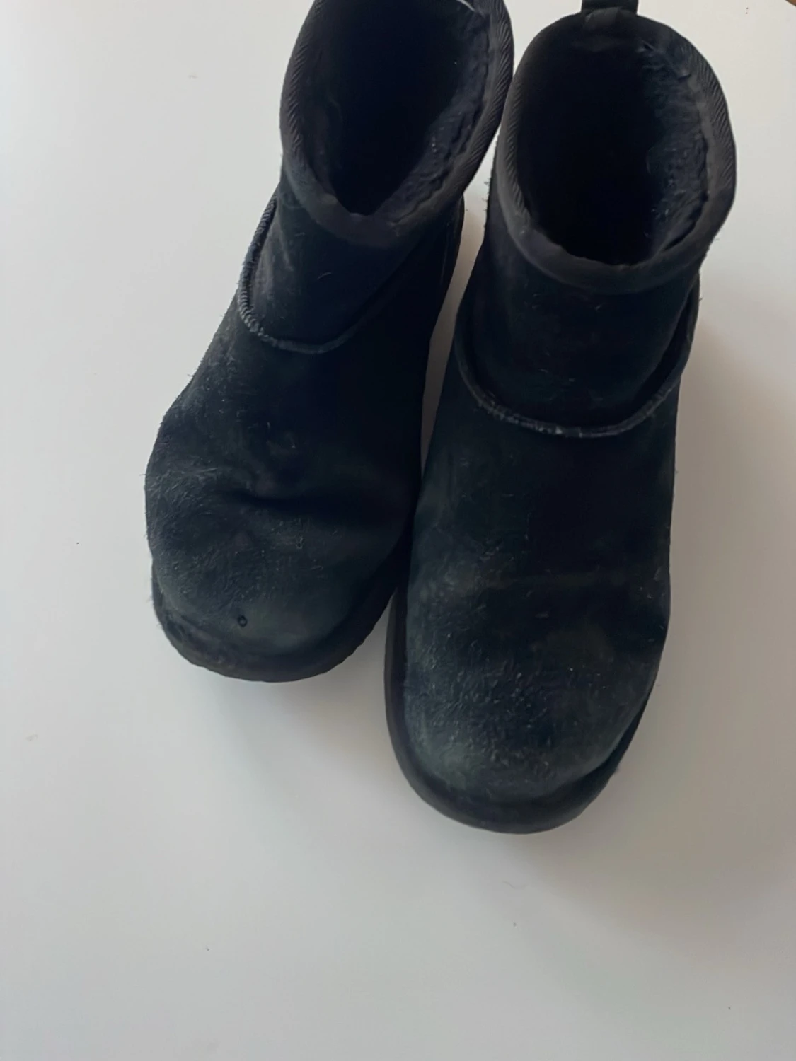 Svarta boots i mocka