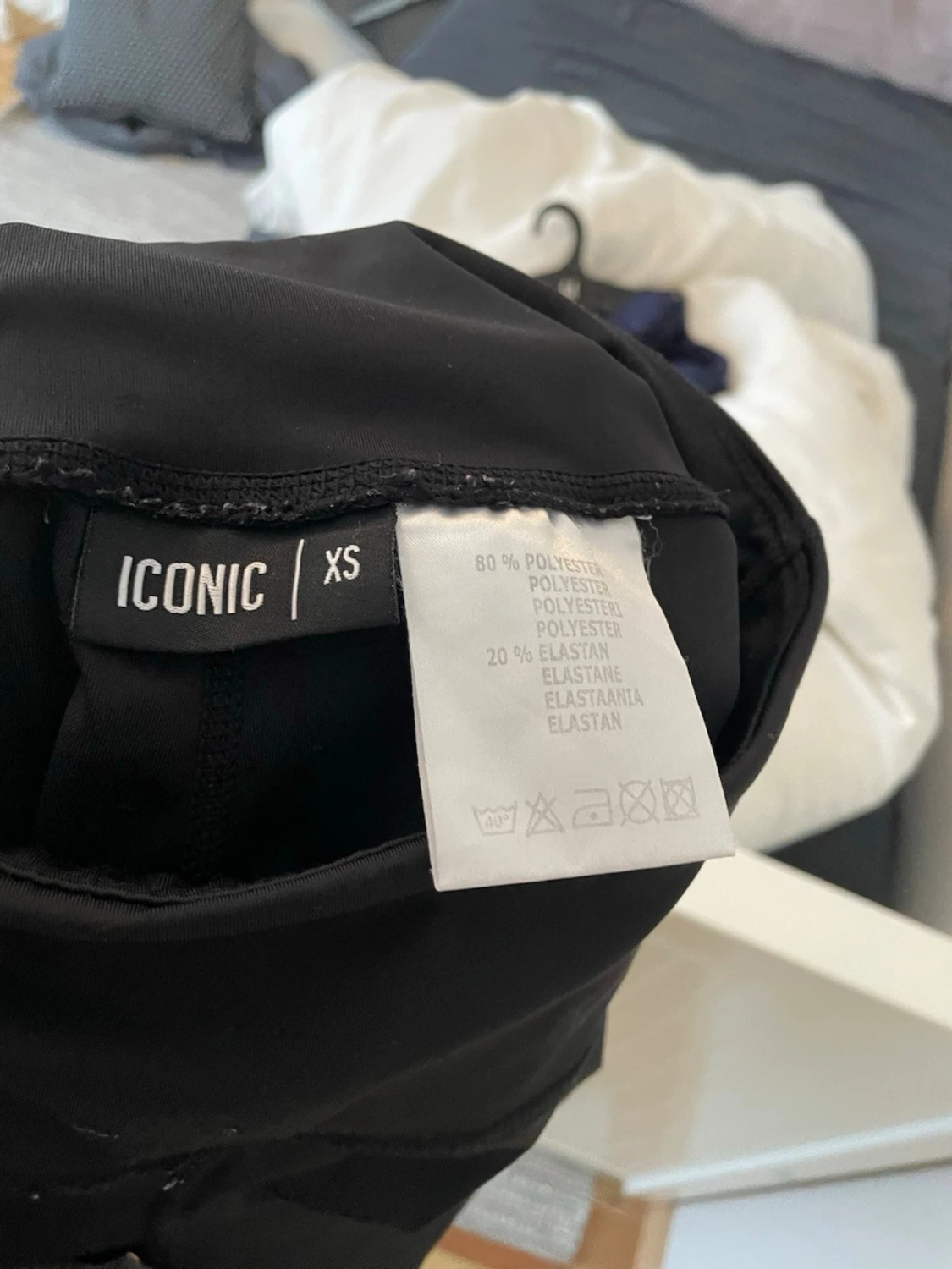 Svarta Iconic träningstights XS - 2