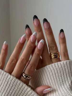 ✨Handgjorda lösnaglar✨ - Skriv gärna vid beställning, önskemål och eller storlek!💕