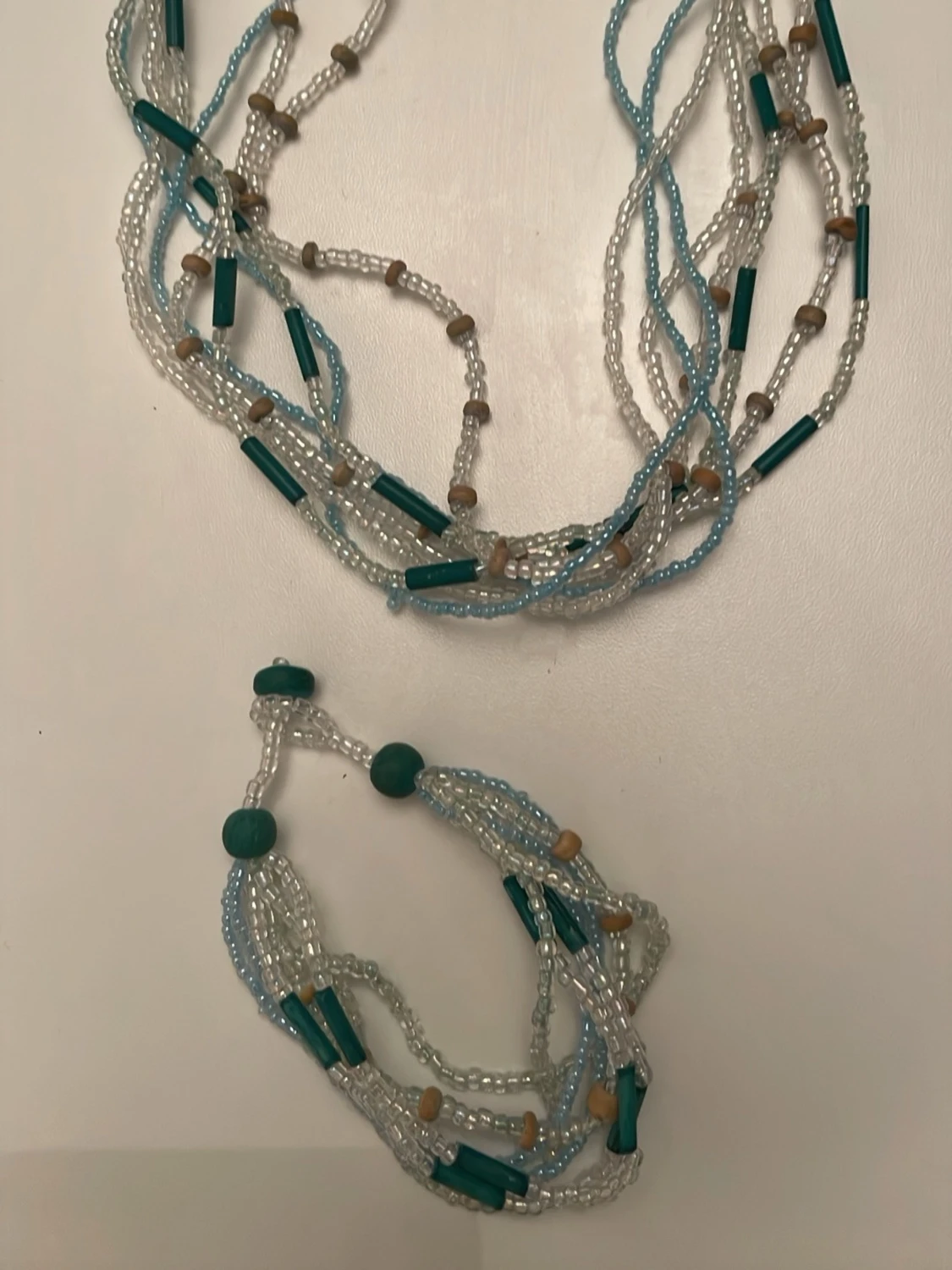 Pärlset halsband och armband blå/vit - 1