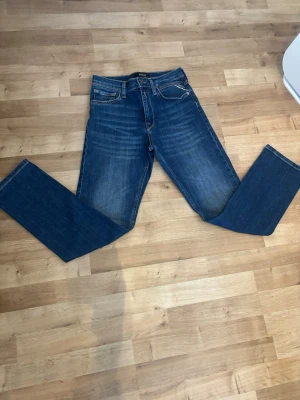 Replay jeans  - Replay jeans i storlek 12a motsvarar 150cm. Välkomna att ställa massor av frågor🙌