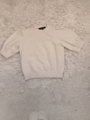 Stickad tröja  - Stickad tröja från Vero Moda i storlek xs