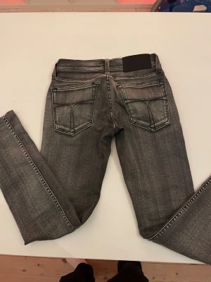  tiger of Sweden jeans 27/30 - Säljer dessa riktigt feta tiger if Sweden jeans. Det är storlek 27 i midja men då de är uppsydda så skulle dom nog passa en 27/29 eller 27/30Priset är inte hugget i sten och kan diskuteras. Hör gärna av dig gällande frågor!
