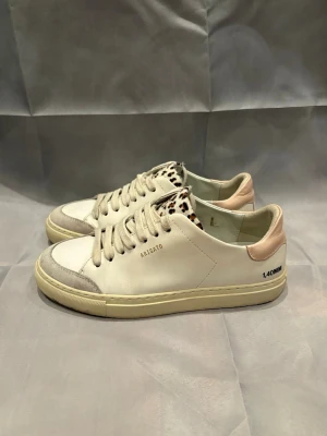 Axel Arigato sneakers  - Axel Arigatos skor | Storlek - 38 | Skick - 8/10, Inga defekter endast lite creas | Inget og medföljer | Hör av er vid frågor eller funderingar 🙌