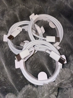 USB-C Snabbladdare – iPhone 15/Android, USB-C Snabbladdare – iPhone 15/Android, 3st - USB-C till USB-C 60W, ca 1m Passar Android och iPhone 15 och nyare