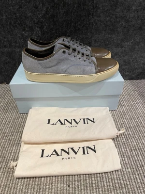 Lanvin skor  - Hej, säljer nu dessa svin snygga lanvin skor. Skorna är i bra skick! Begränsat antal boxar och dustbag. Hör av dig vid frågor. 