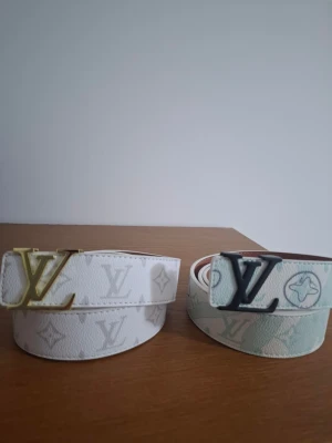 2 Louis vuitton bälte  - Helt nytt Louis Vuitton bälten som är 120 cm lång 
