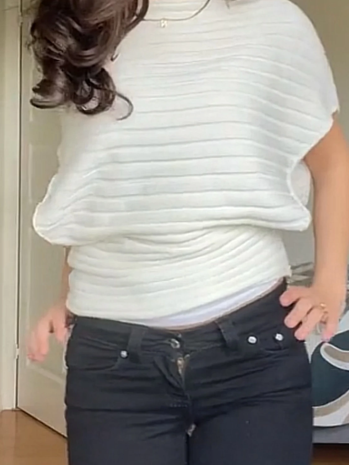 Vit ribbad topp med kort ärm - 1