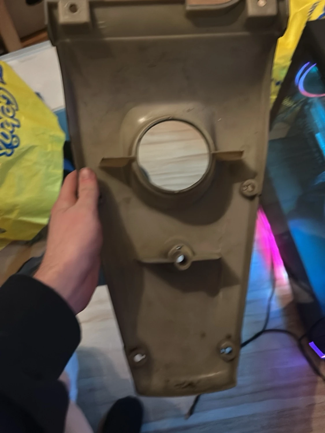 Svart plastkåpa till fordon - 1