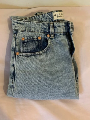 Motel rocks low rise jeans - helt nya motel rocks jeans som är lågmidjade, bara testade en gång 