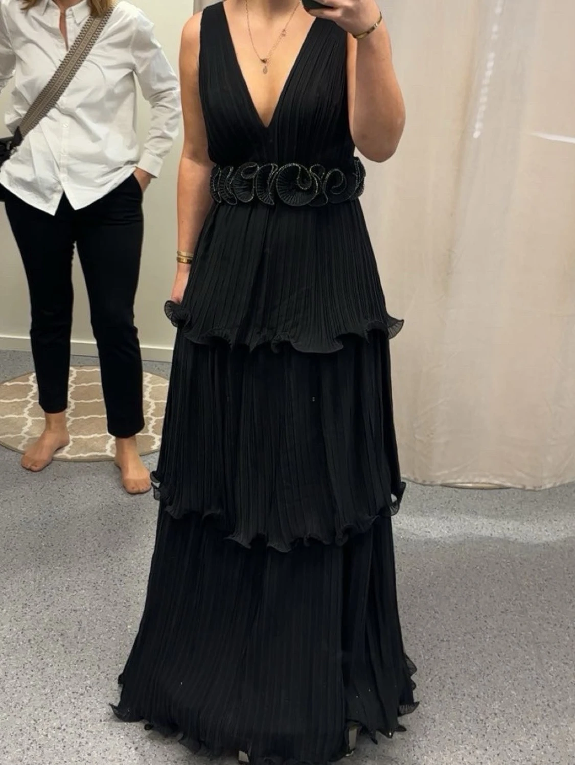 Svart balklänning med volanger - 1