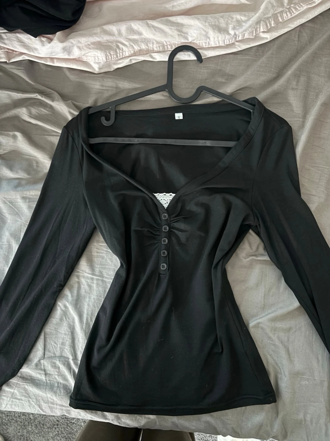 Svart långärmad topp med spets - 1