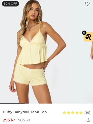 Gult linne med spetsdetaljer - Aldrig använd 