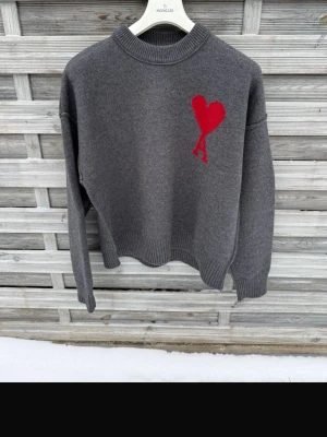 Ami paris knit - Like new, Size L fit M-L.