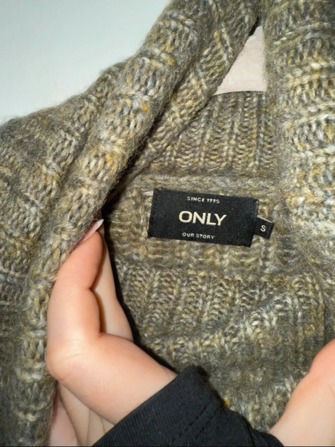 Olivgrön stickad polotröja - 3