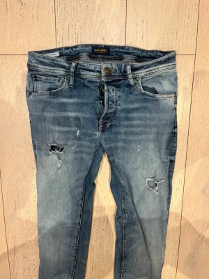 Jack & Jones heans - Skick: 9/10 | modell: slim fit / Glenn | 33/32 men sitter som 31/32