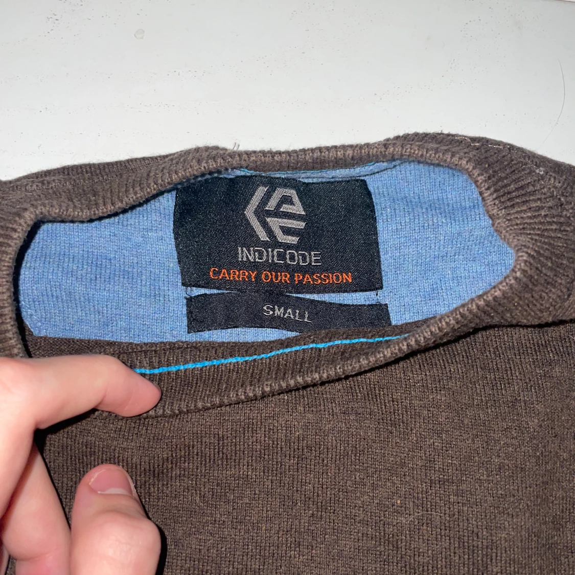 Brun tröja från indicode - 1