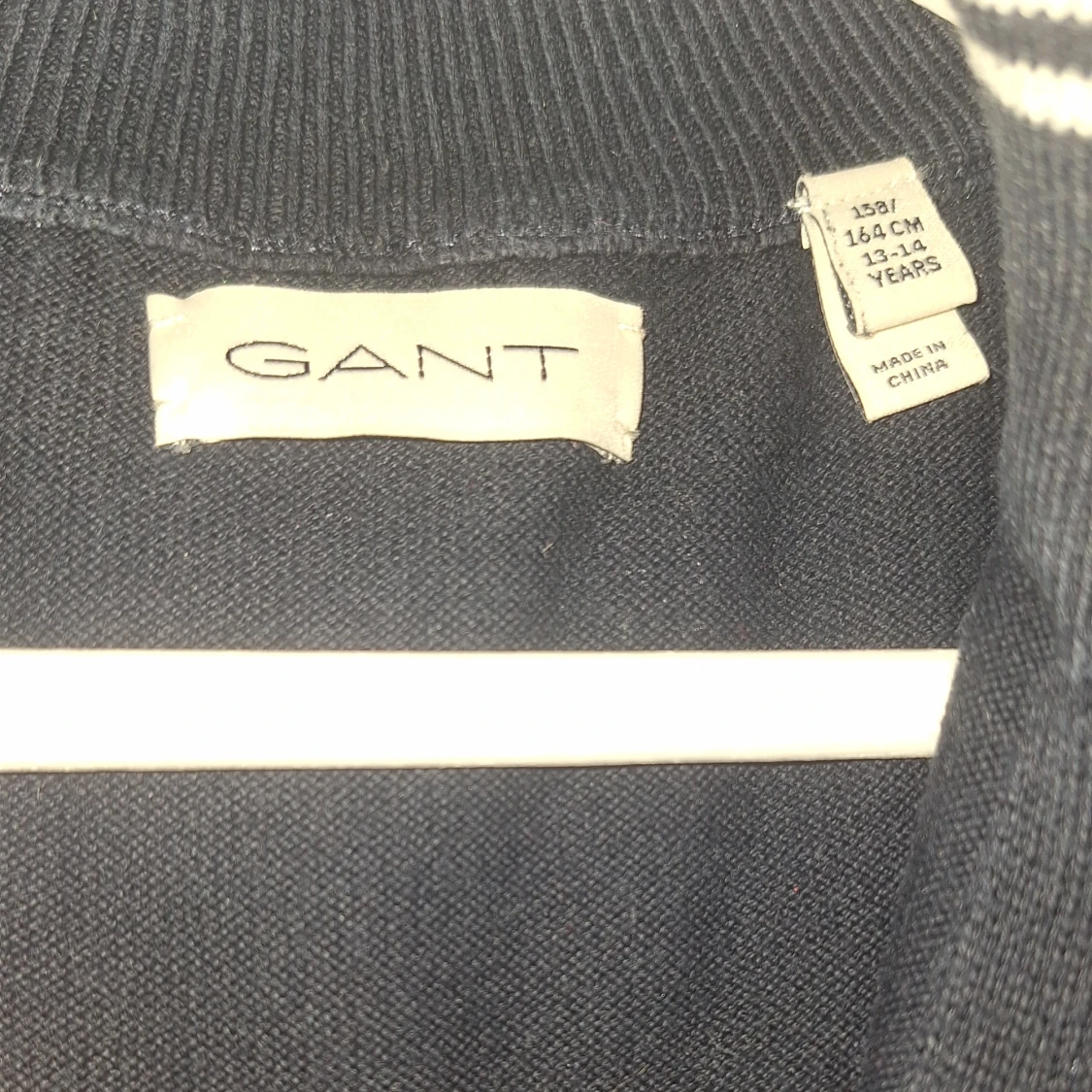 Mörkblå GANT tröja med half zip - 1